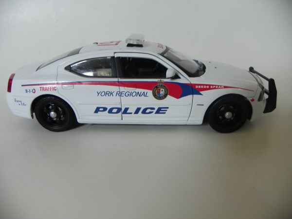 Welly Model Police Car Crown Vic