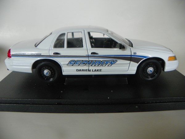 Welly Model Police Car Crown Vic