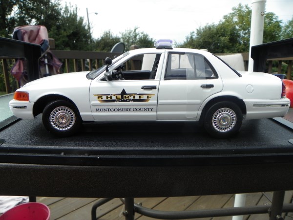 Welly Crown Vic Model Police Car