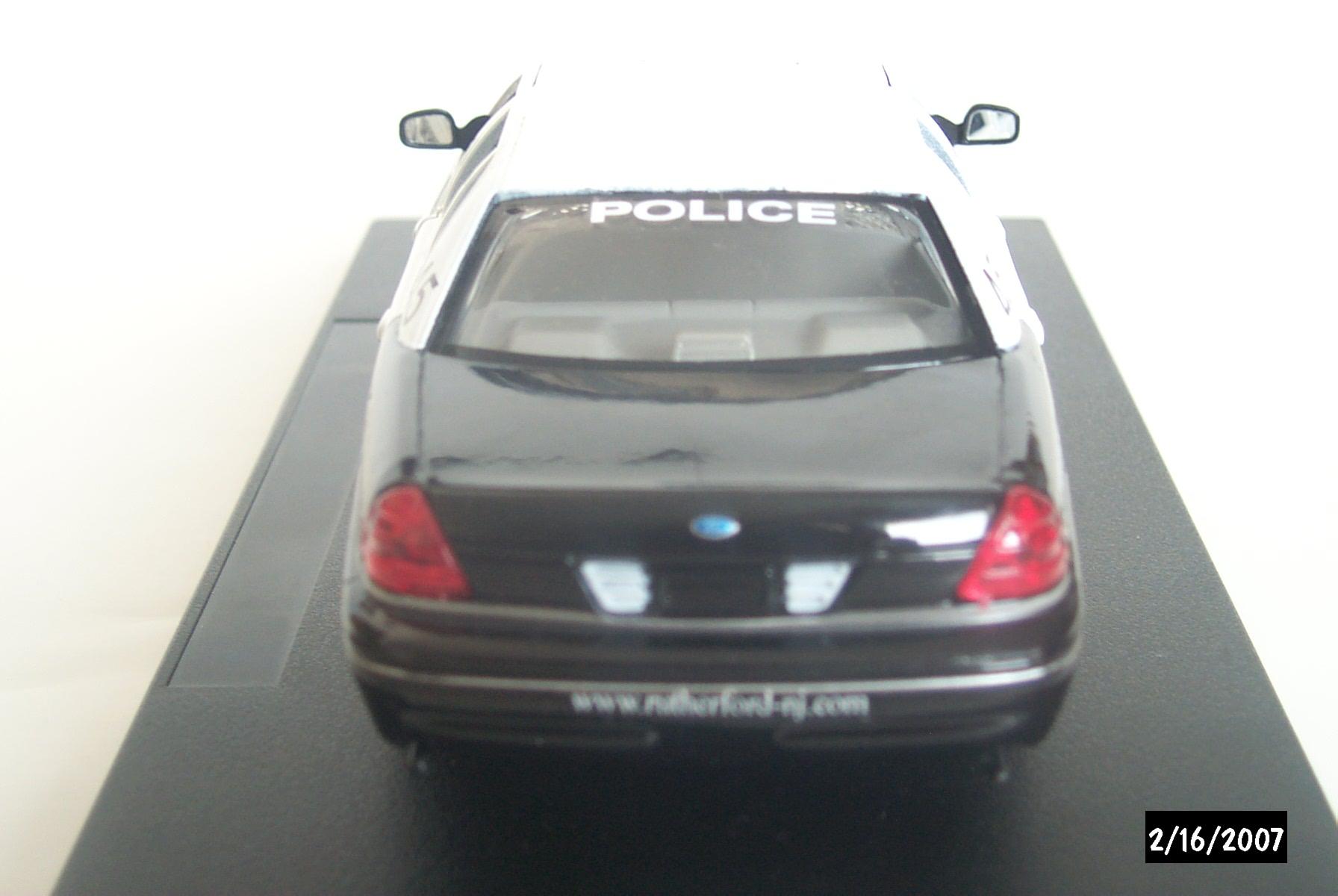 Welly Model Police Car Crown Vic