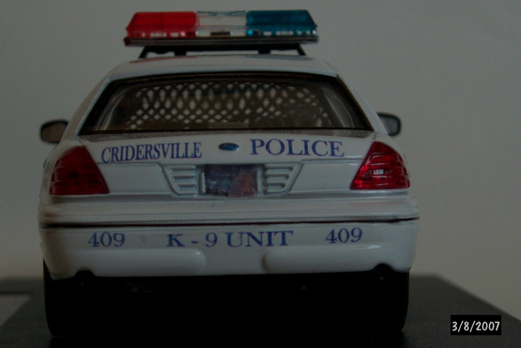 Welly Model Police Car Crown Vic