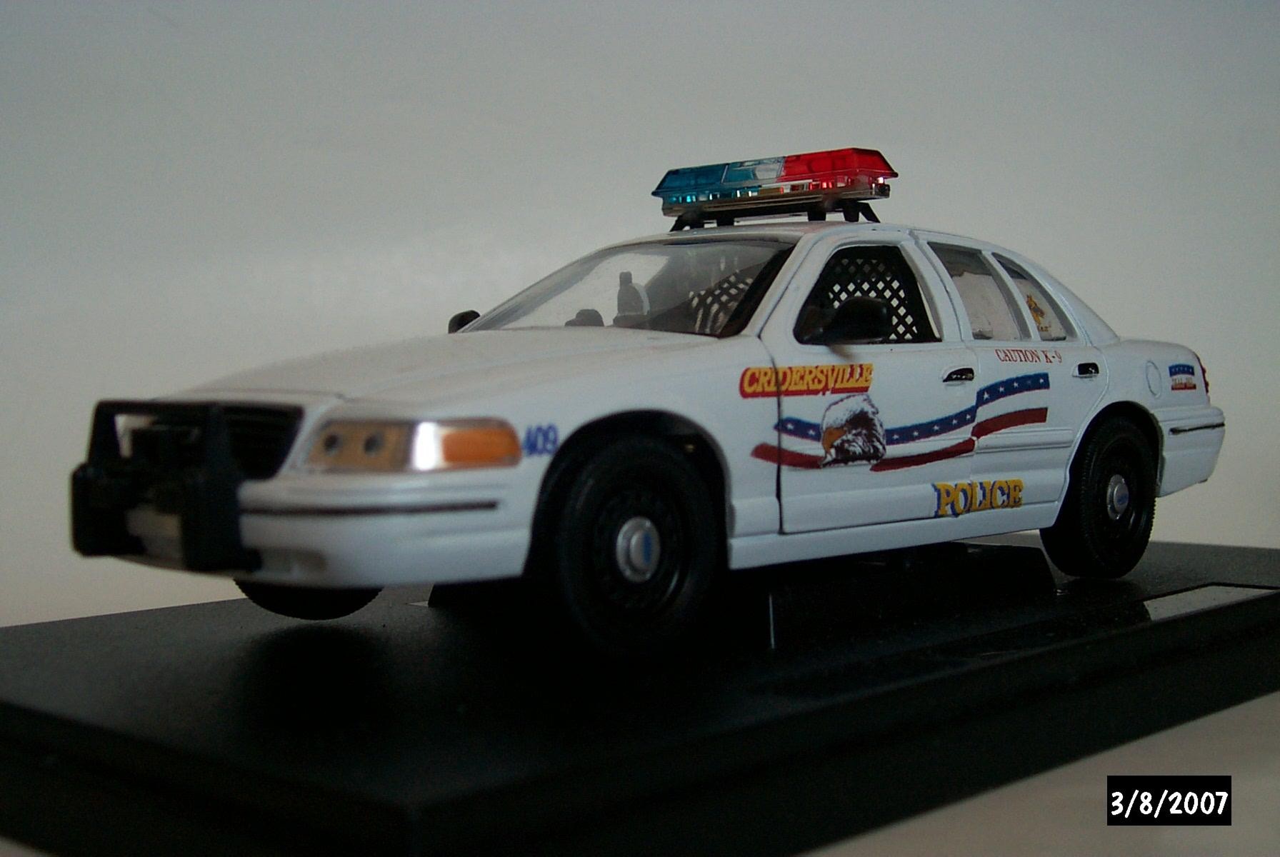 Welly Model Police Car Crown Vic