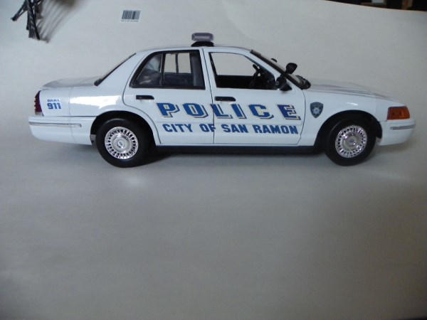 Welly Model Police Car Ford Crown Vic